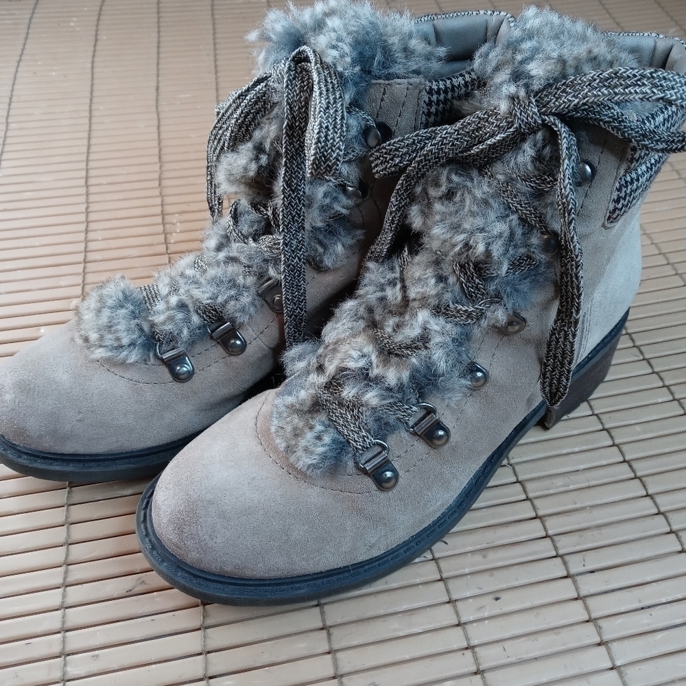 SAM EDELMAN Taupe Suede "Darrah" Faux Fur Ankle Winter Combat Boots Size 7M. A12